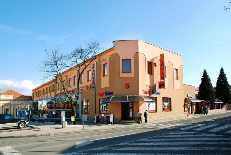 Hotel Slovan Lucenec Exterior photo